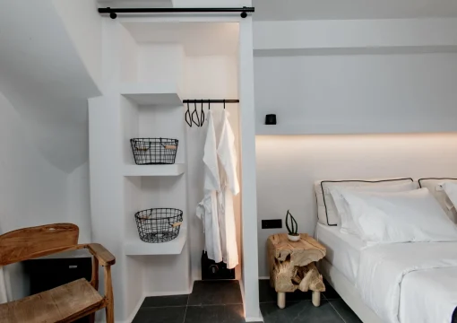 Deluxe Double Room (5)